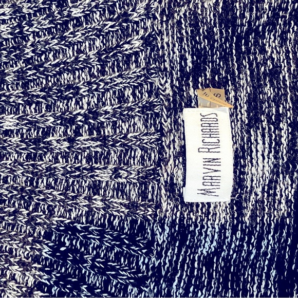 Elegant Black and Gray Women's Knit Sweater Dress - Picture 9 of 10